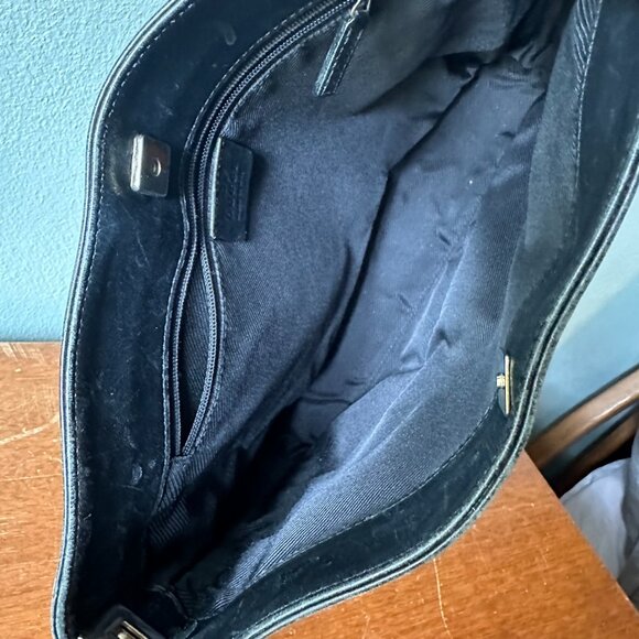 GUCCI Small Canvas Shoulder Bag | black w gold hardware - Picture 4 of 12